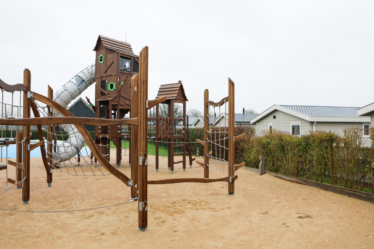 Chalet Op Gezellige Familiecamping Bij Zee