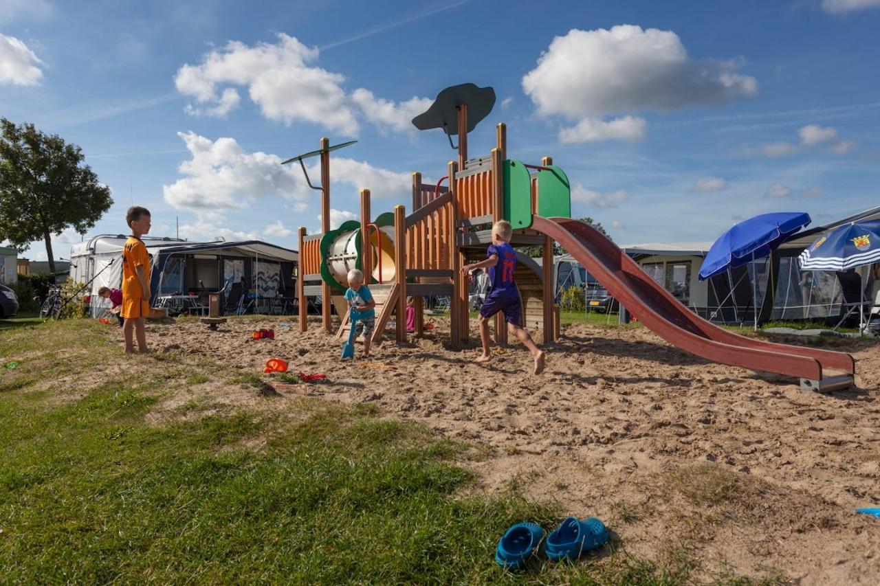 Op Gezellige Familiecamping Bij Zee Kamperland